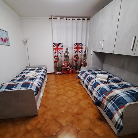 Appartamento Giotto - Free Parking 利沃诺 外观 照片